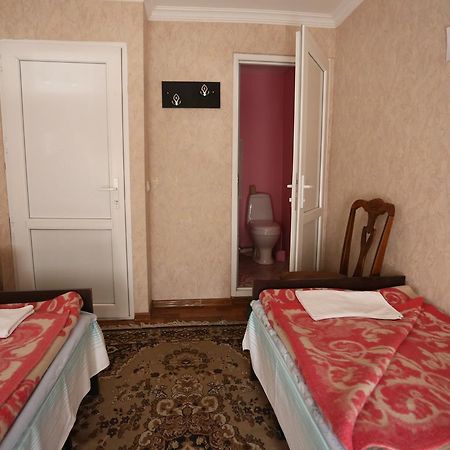 Guest House On Tamar Mepe Street 19 Kutaisi Exterior foto